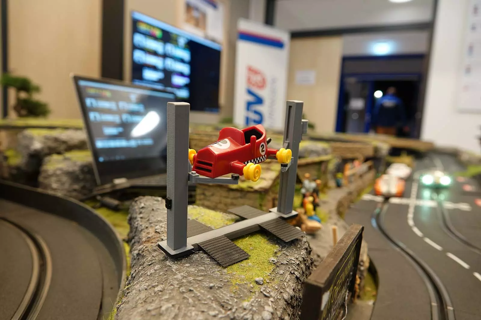 Forschen, Staunen, Mitmachen: TÜV Thüringen begeistert bei der Langen Nacht der Wissenschaften