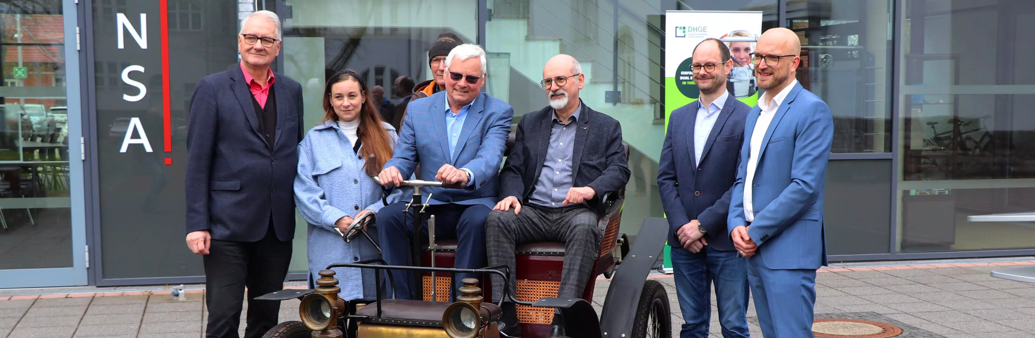 DHGE: TÜV Thüringen spendet 1.000 Euro an AWE-Projekt mit über 120 Jahre altem Wartburg